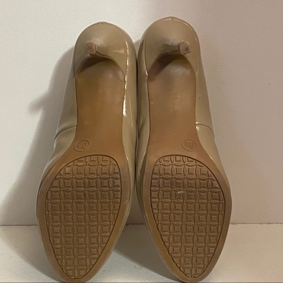 Nude / Tan Pump Heels - Picture 3 of 3